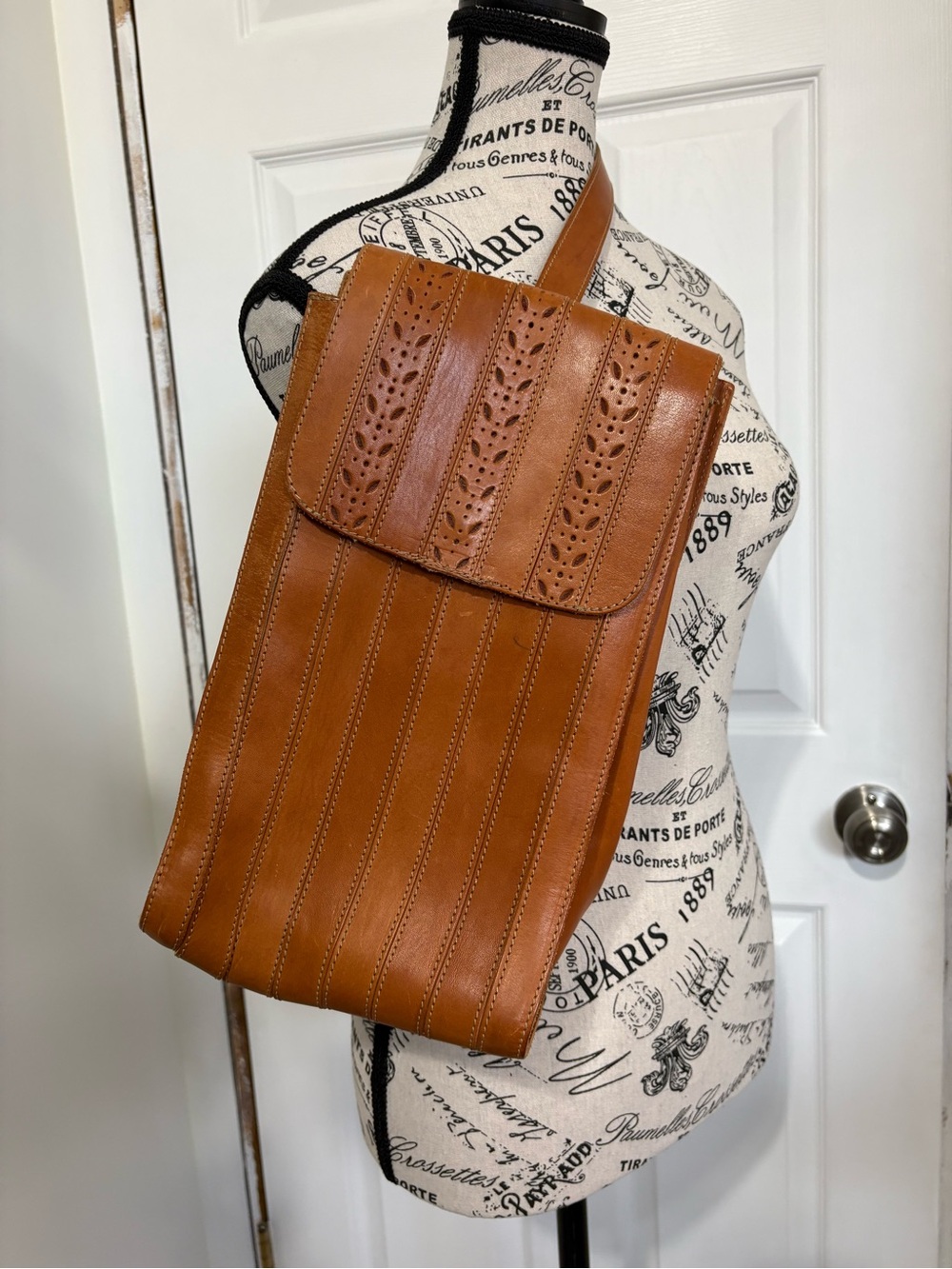 Vintage Tan Leather Vertical Crossbody Bag